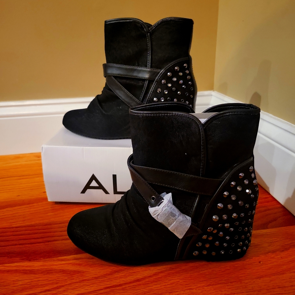 Brand new Never Used!!! Aldo wedge booties